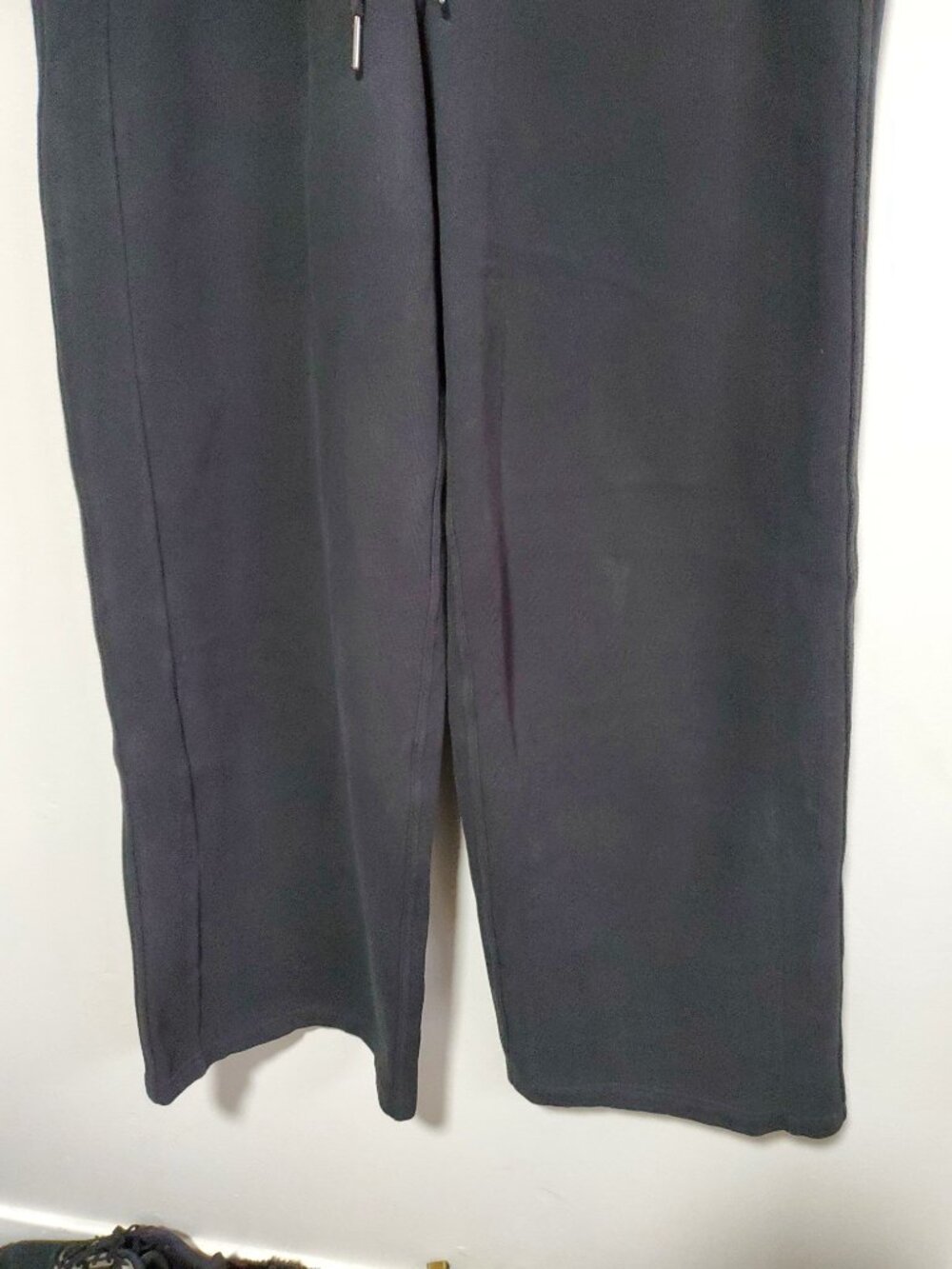 LULULEMON Scuba Mid-Rise Wide-Leg 30" Track Pant Black Sz 6 Full Length Fleece - Picture 6 of 12